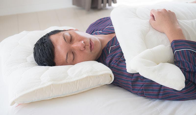 睡眠時間と薄毛や脱毛はどのように関係している？メカニズムをご紹介