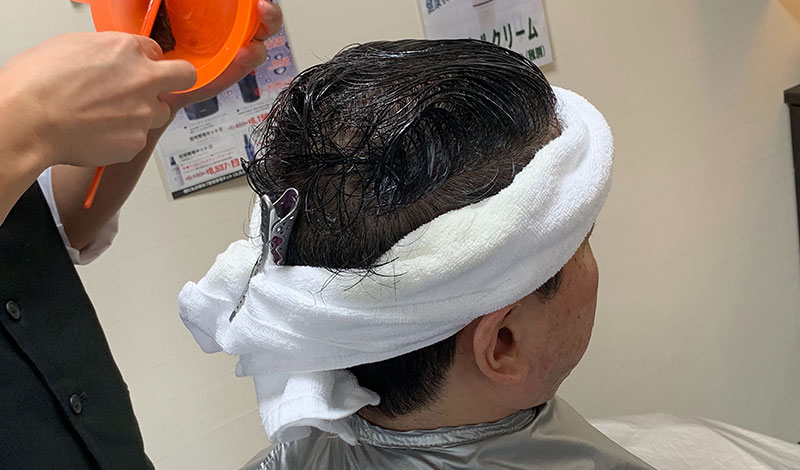 施術モデル　ヘアライズの様子