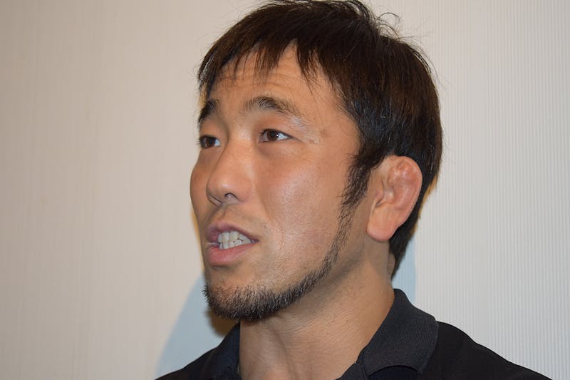 最後に、真摯な眼差しでメッセージを伝える諸橋さん