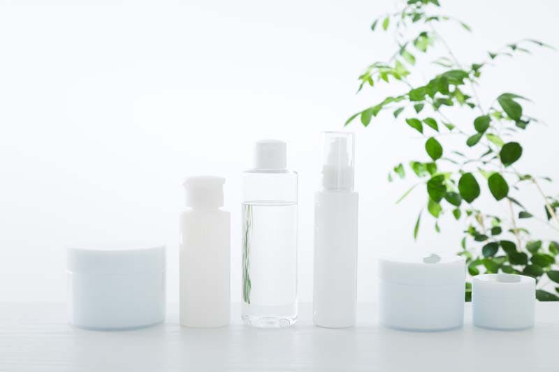 ヘアスタイリング剤のボトルのイメージ画像