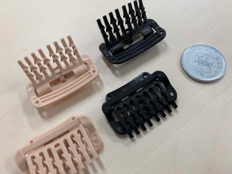 カツラを固定する留め具のイメージ画像